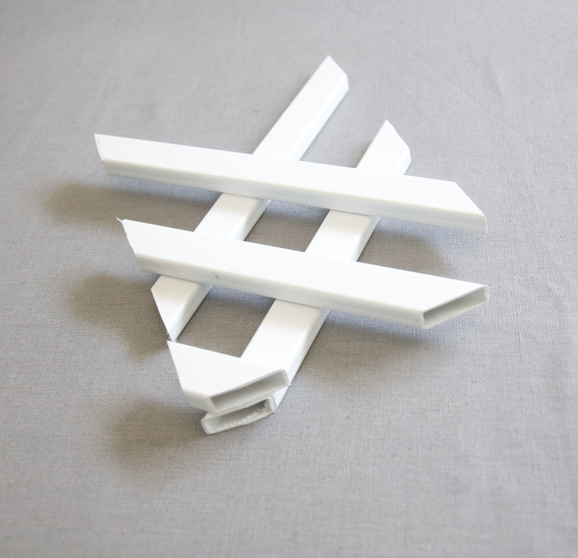 Easy Assembly Plastic PVC Fencing Plastic Extrusion Profiles Customized PVC Material Aging Resistant Strong